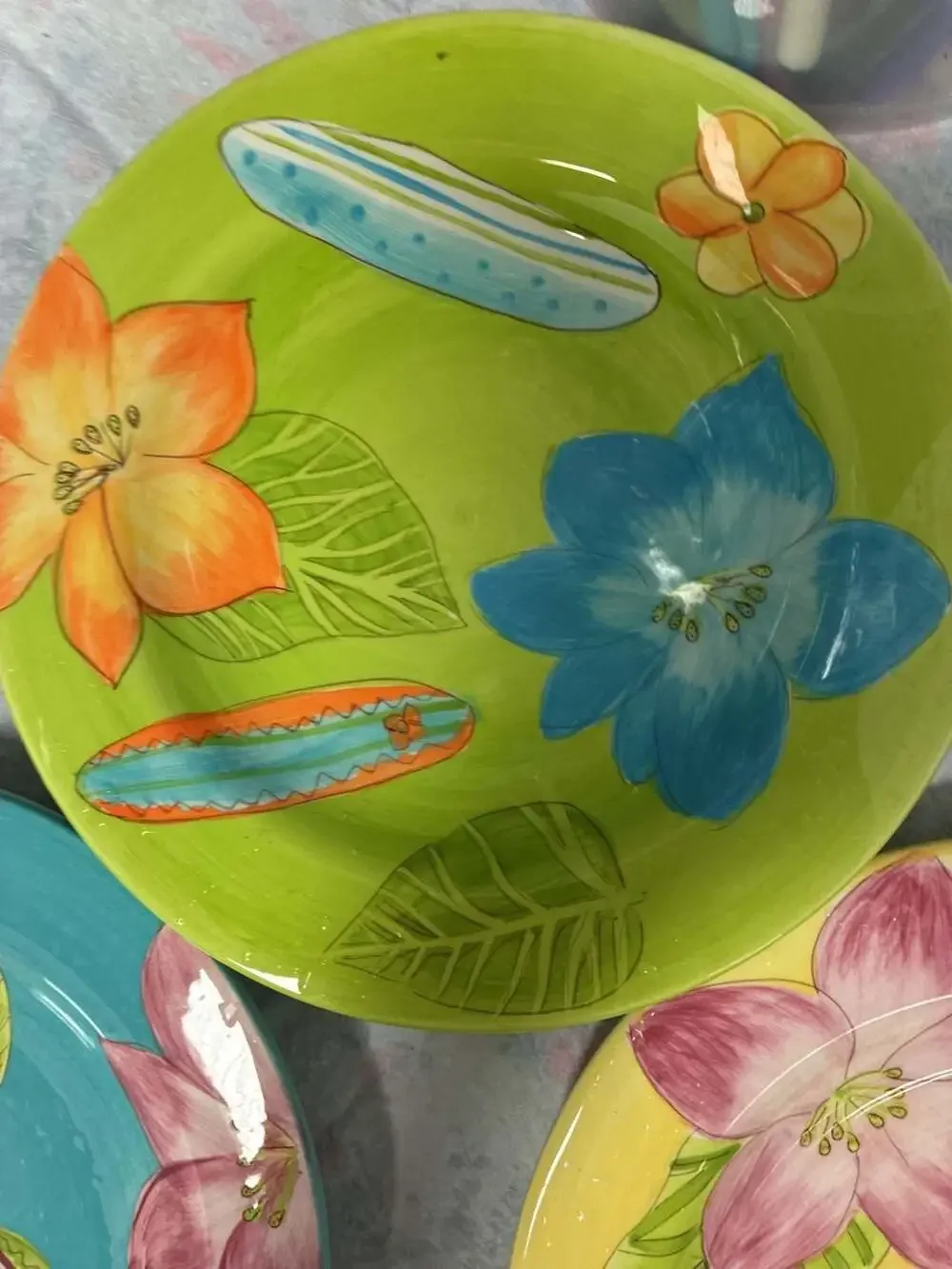 Sunset Grove by Noble Excellence Earthenware Floral Surfboard Dinner Plates Lot